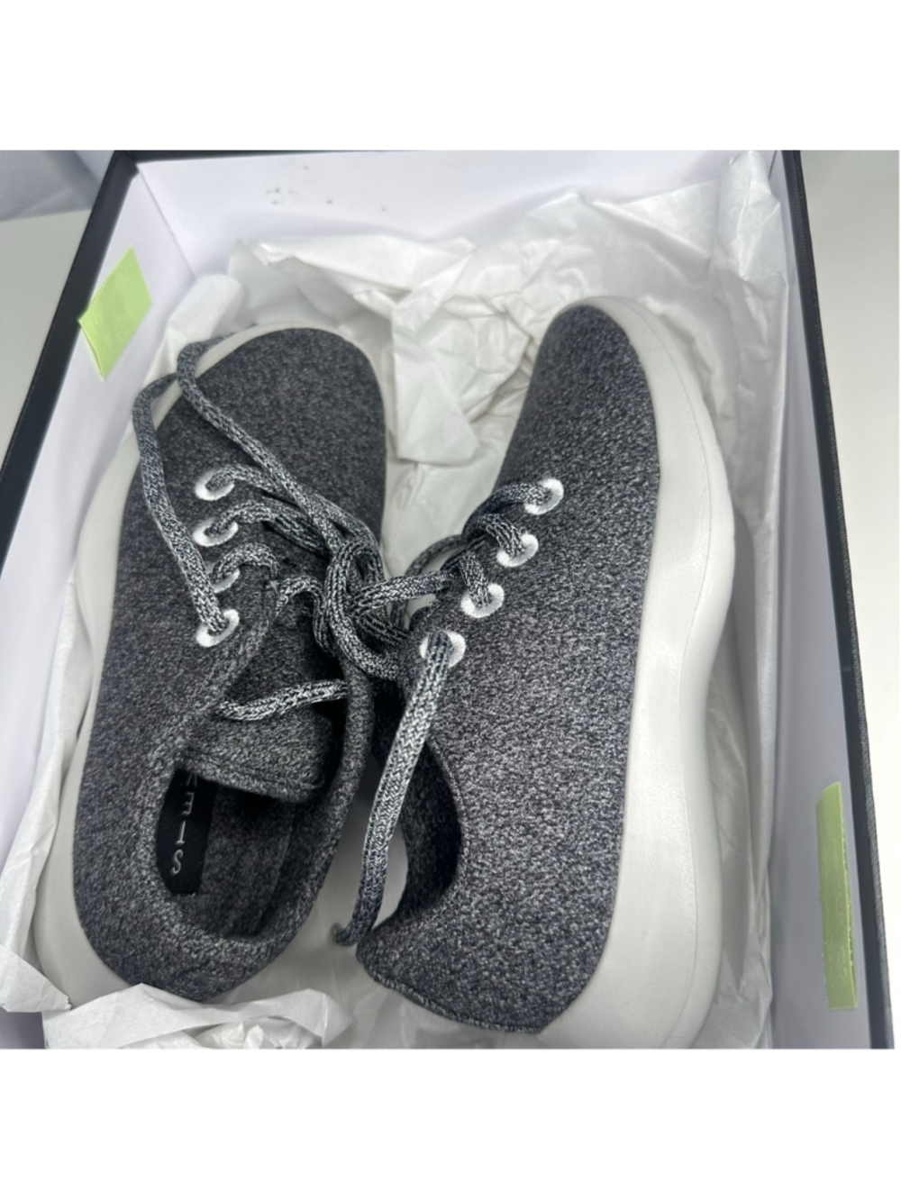 New NIB Gray Steve Madden "Traveler" Sneakers (Style: TRAV01D1) Women’s Size 5.5